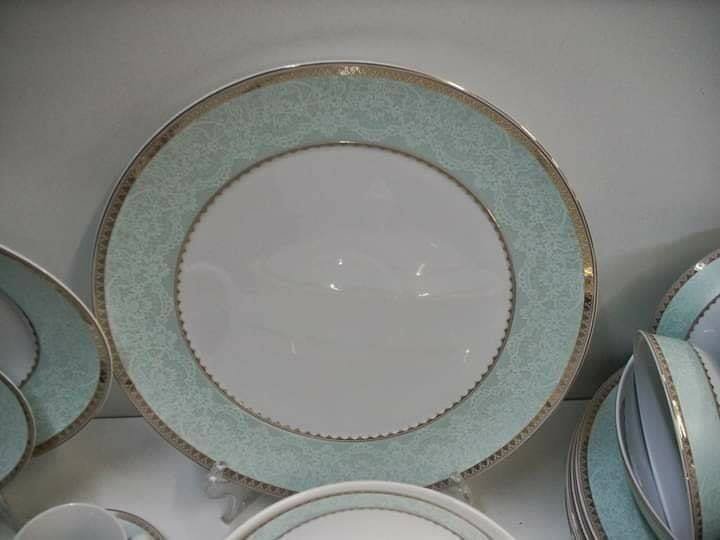 Service À Table Complets En Porcelaine 61 Pièces Réf 1881